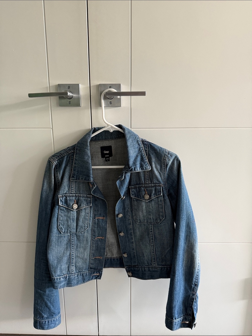 GAP Women's Medium Blue Denim Trucker Jacket